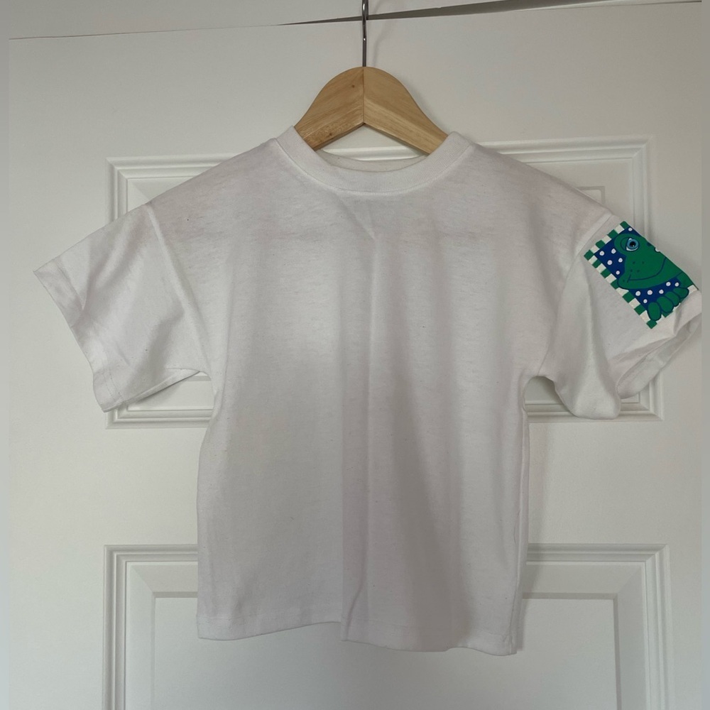 Vintage Zoodles Tee with frog decal